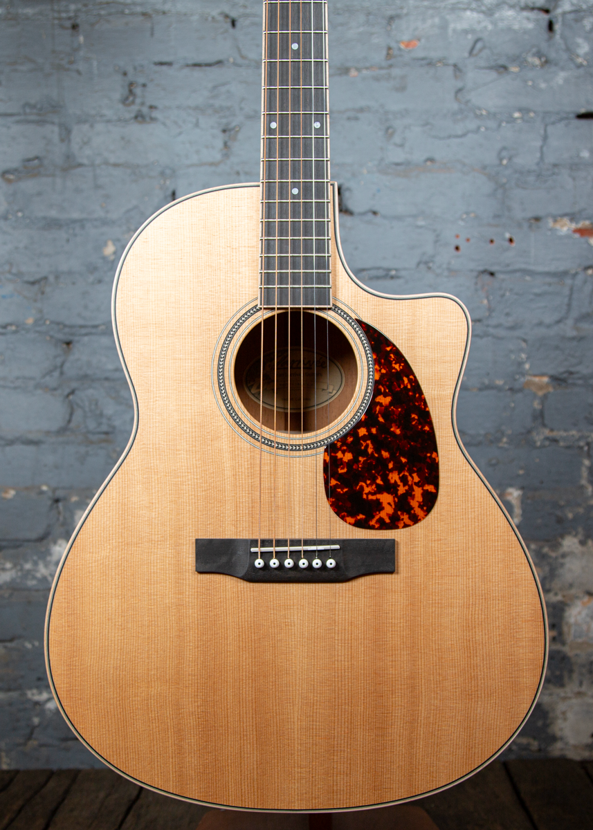 Larrivee Guitars LV 03 MH Recording Series Area 22 Gutiars